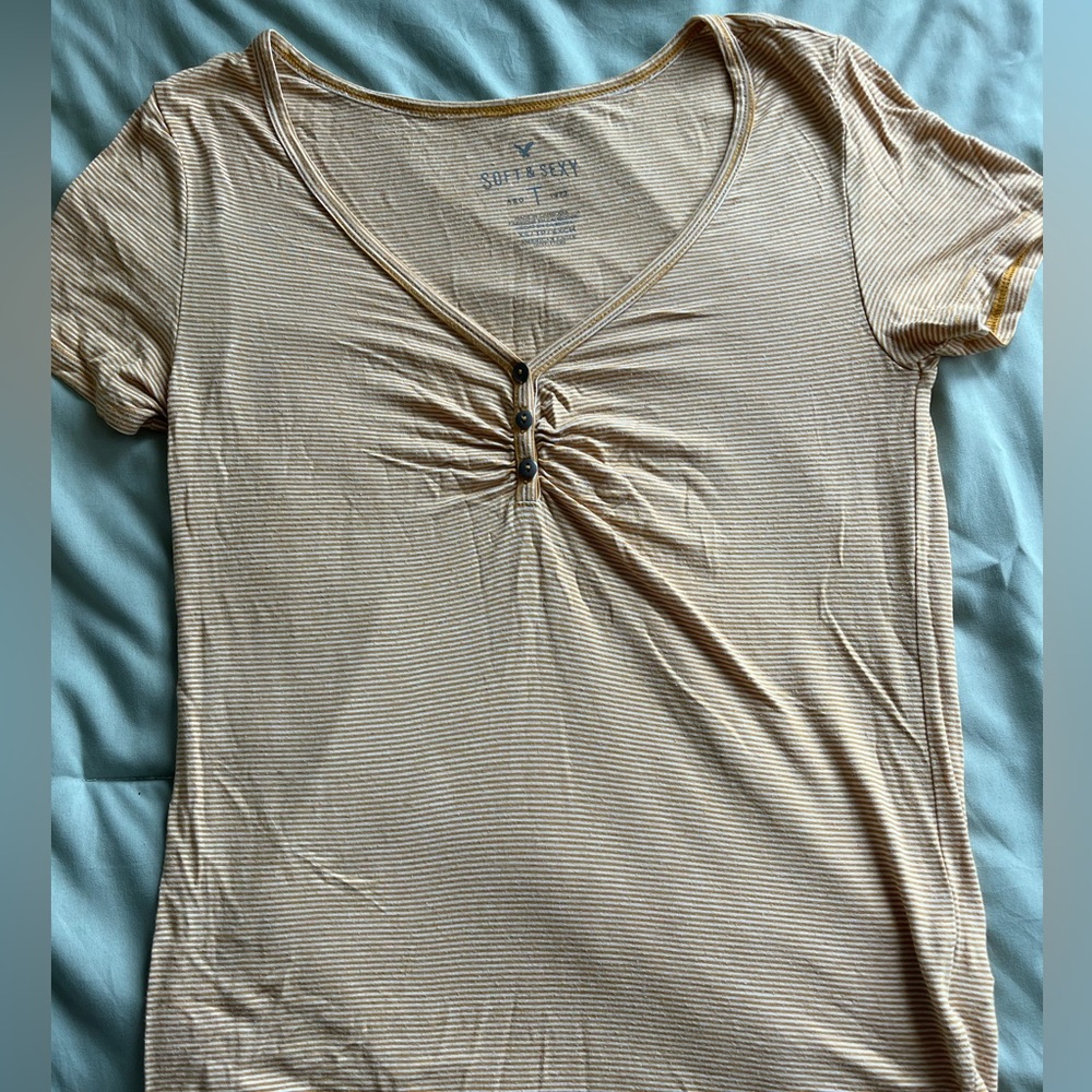American Eagle tee